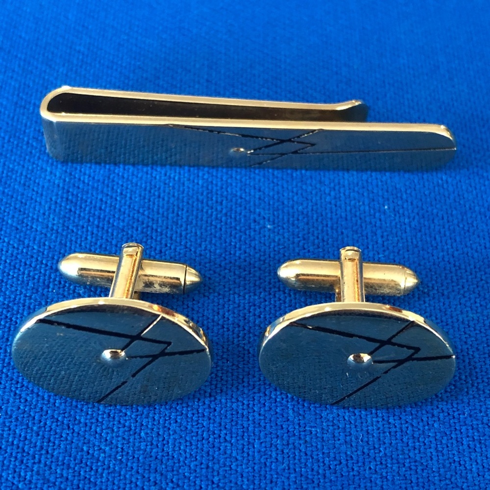 Vintage Swank Tie Clip and Cufflinks Set